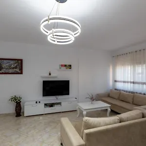  Apartament Spacious 2 Bedroom In